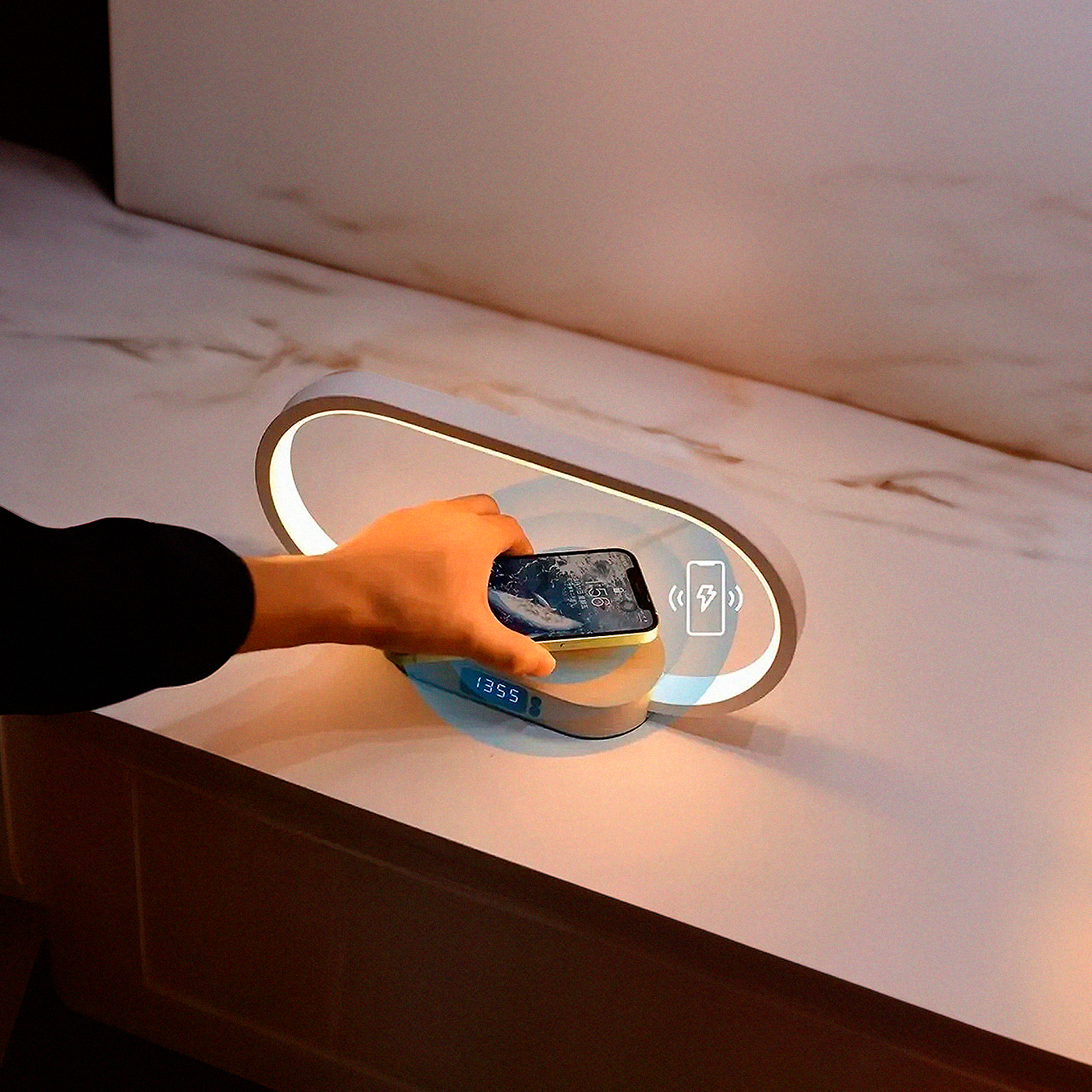 Wireless Charging Desk Lamp