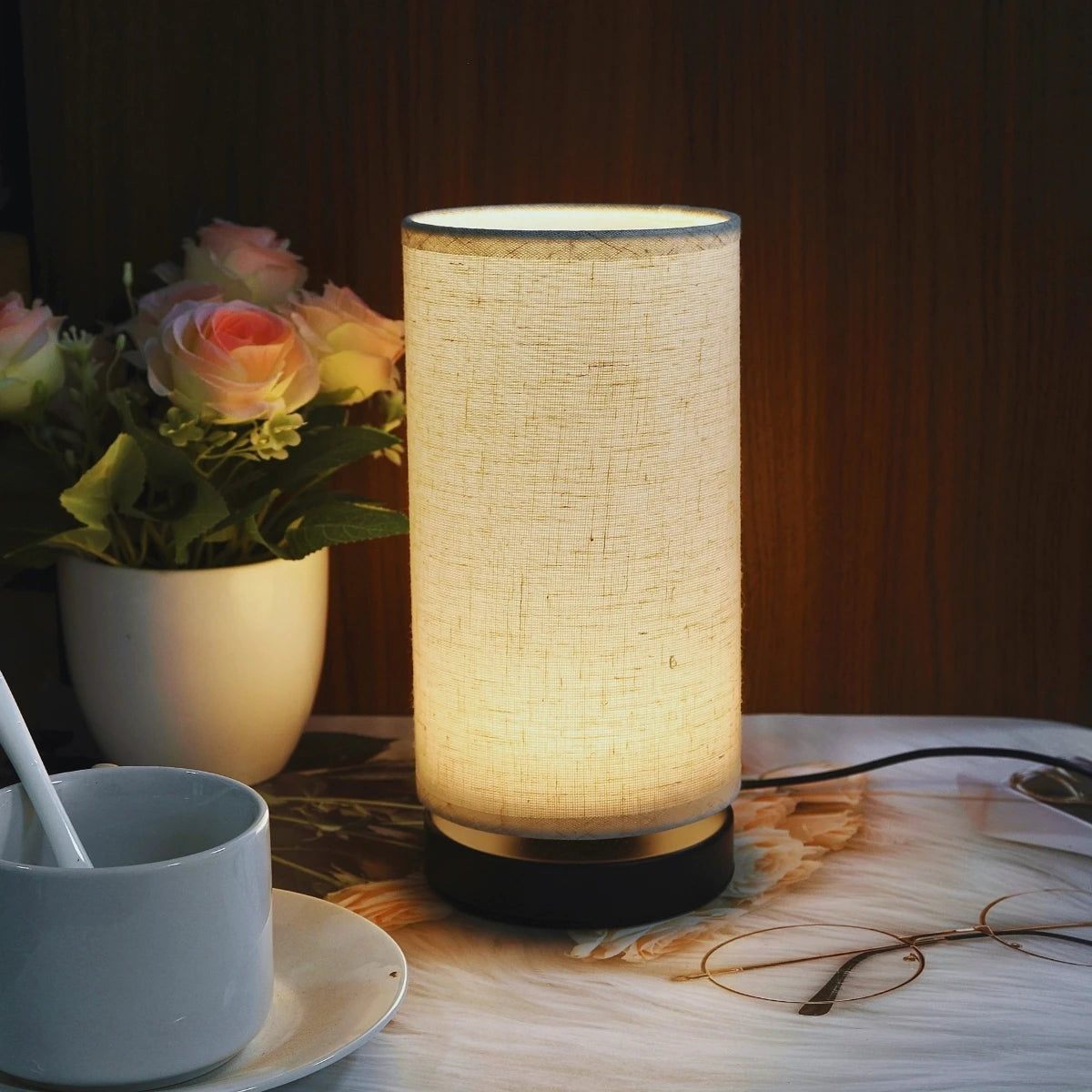 Minimalist Bedside Table Lamp