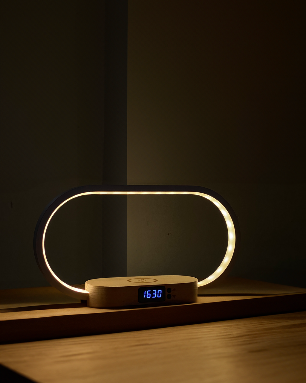 Wireless Charging Desk Lamp